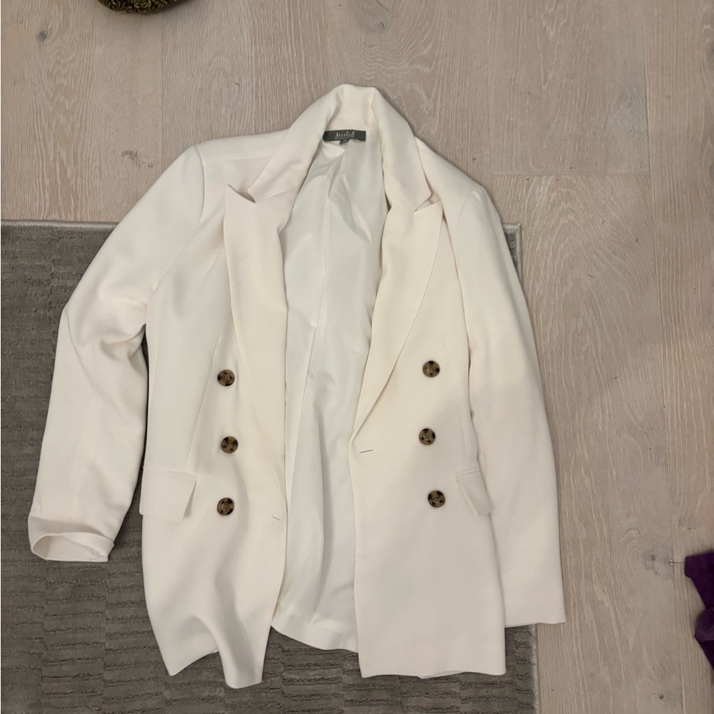 Marled Cream Blazer with Classic Design